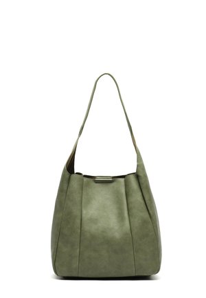 Grüne Kunstleder-Schultertasche mit gefaltetem Design, flachem Tragegurt und weitem Öffnungsbereich, mit glatter Oberfläche und minimalem Metallzubehör.