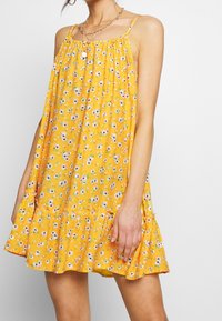 Superdry & Co Vapaa-ajan mekko - yellow