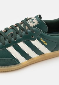 adidas Originals SAMBA UNISEX - Sportbačiai - mineral green/off white/putty grey