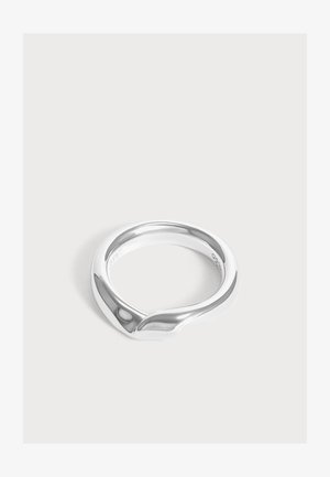 Avgvst, BROKEN HOSE RING - Ring - silver-coloured