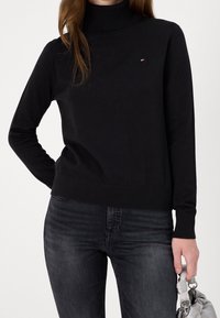 Tommy Hilfiger Långärmad tröja - black