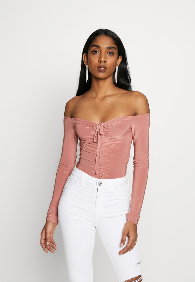SLINKY OFF SHOULDER RUCHED BODY - Langarmshirt - rose