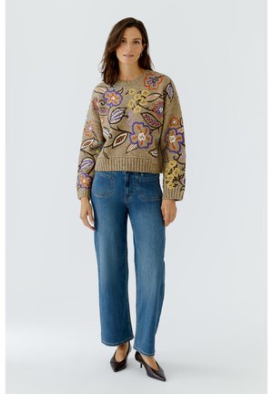 Oui, BLUMENSTICKEREI - Jumper - camel violet