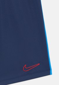 Nike Performance ACADEMY SHORT UNISEX - Pantalón corto de deporte - midnight navy/university red