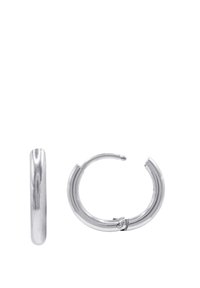 Boucles d'oreilles en argent en forme de créoles avec une surface lisse et polie, une forme courbée et une fermeture à charnière sécurisée. Design simple sans accents supplémentaires.