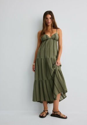 Stradivarius, LONG FLOWING DRESS WITH OPEN BACK - Robe longue - mottled green