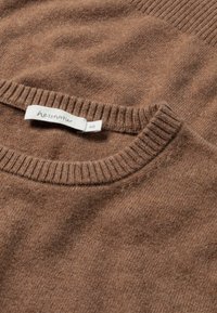 hessnatur Strickpullover - camel