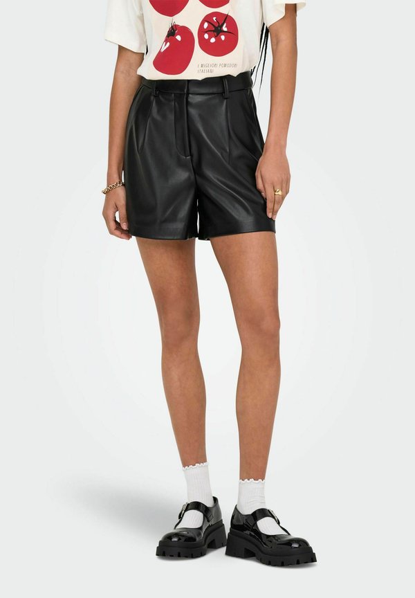 NORMAL GESCHNITTEN - Shorts