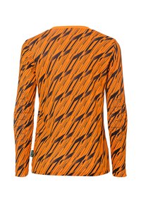 Chemise à manches longues de couleur orange vif avec un motif en zigzag noir. Présente un col rond et des détails texturés sur les manches.