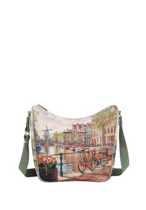 Borsa a tracolla con una scena del canale di Amsterdam che mostra biciclette, un mulino a vento, tulipani e case sul canale sotto un cielo nuvoloso.