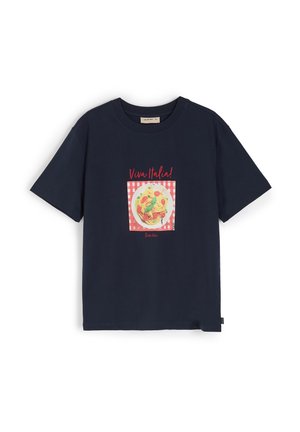 Granatowa bawełniana koszulka z krótkim rękawem z prostokątnym wzorem graficznym przedstawiającym kolorowy talerz makaronu oraz tekst "Viva Italia!" w kolorze czerwonym.