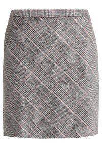 Grå rutig kjol av texturerat tyg, med ett rutmönster i rosa accenter och en figurnära design. Kanten är ren och fållad.