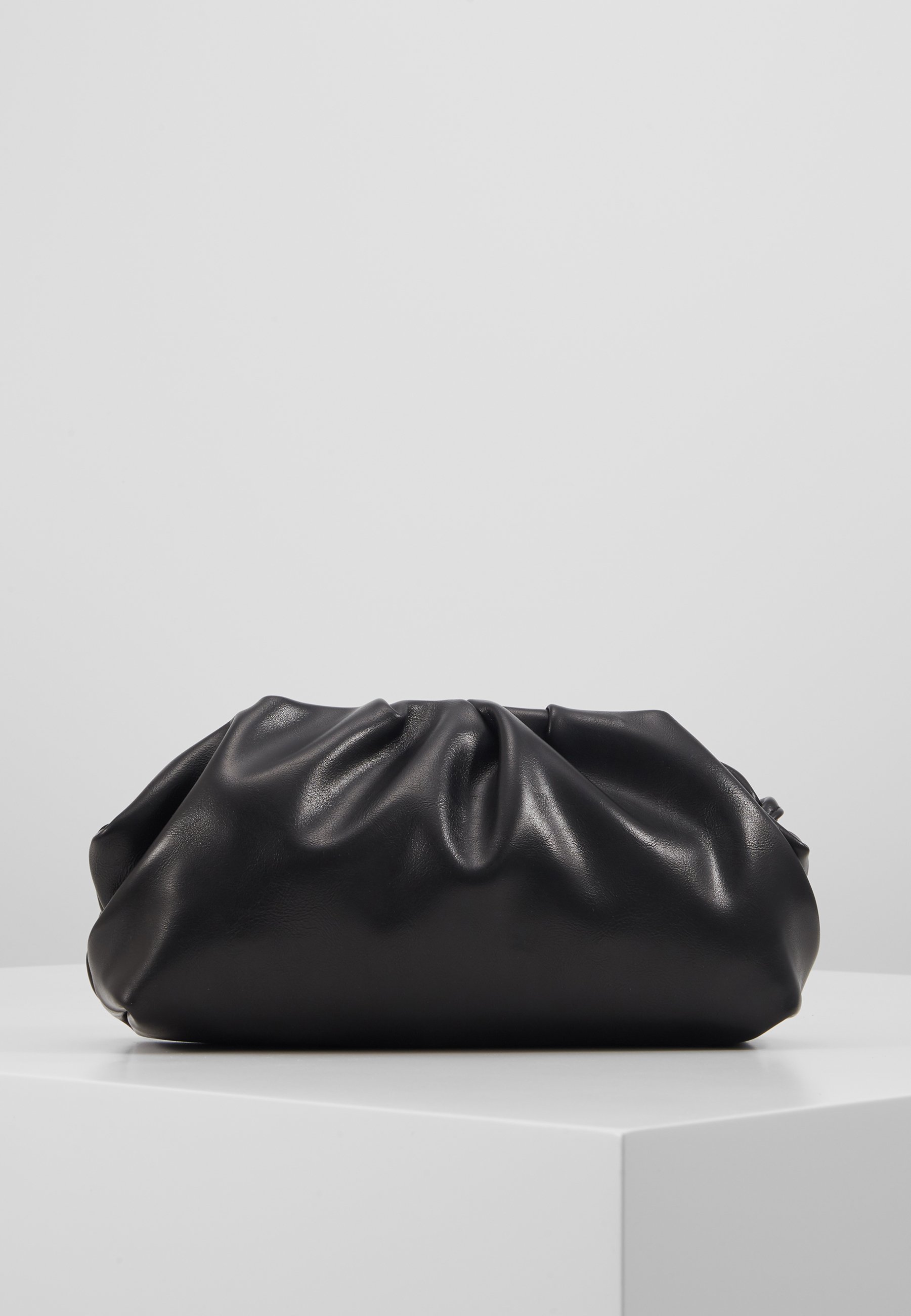 Missguided POUCH BAG WITH CROSS BODY STRAP Skulderveske Missguided POUCH BAG WITH CROSS BODY STRAP Skulderveske