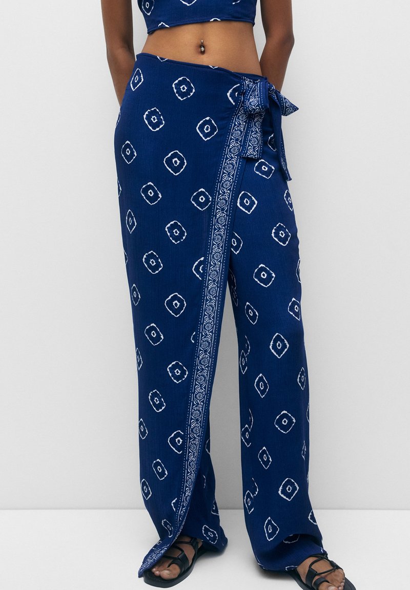 PULL&BEAR KNOTTEDWRAP Trousers blue Zalando.ie