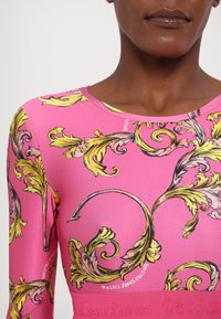 Versace Jeans Couture Topper langermet - rosa