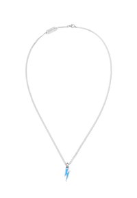 Silberne Kettenhalskette mit einem blauen Blitzanhänger, glatte Oberfläche mit glänzendem Finish, minimalistisches Design und sicherem Verschluss.