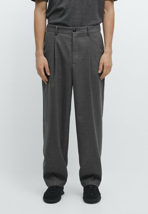 RELAXED FIT WITH DART DETAIL - Pantaloni - grey