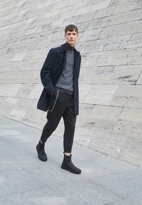 Vagabond FRED - Botas clássicas de cano curto - black