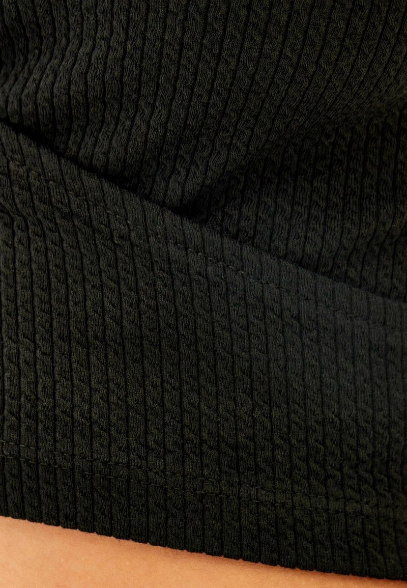 Damen T-Shirts | Bershka WITH STRAPS Top black/schwarz - VP91962 Damen T-Shirts | Bershka WITH STRAPS Top black/schwarz - VP91962