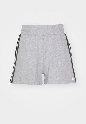 Pelēki kokvilnas šorti ar elastīgu jostasvietu, ar sānu svītrām tumši zaļā un jūras zilā krāsā, un mazu logo apakšmalā.