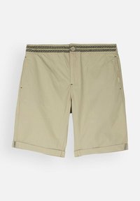 Shorts couleur kaki avec une taille noire texturée, fermeture à bouton et ourlets retroussés ; dotés de deux poches latérales et de détails de couture subtils.