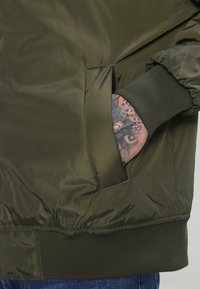 Thumbnail Image 6