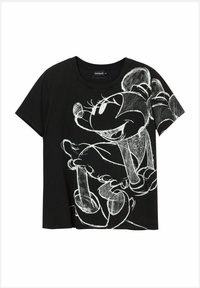 Camiseta de algodón negra con un dibujo en estilo tiza blanca de un personaje con rasgos grandes y detalles expresivos. Mangas cortas, cuello redondo.