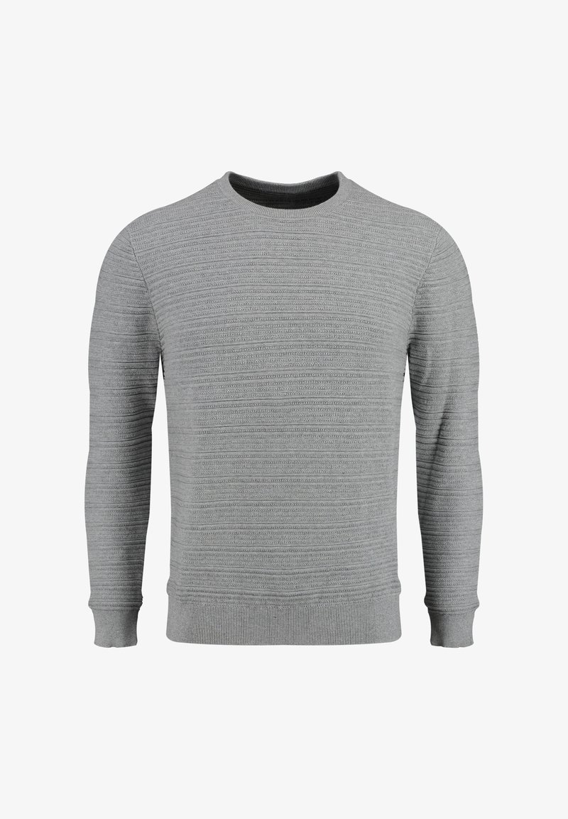 Suéter de punto gris claro con un patrón de rayas horizontales texturizadas, cuello redondo y puños y dobladillo acanalados. Diseño de corte regular.