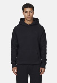 Selezionato, black