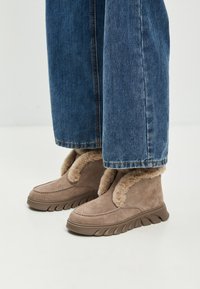 Cesare Gaspari Cizme de iarnă - brown