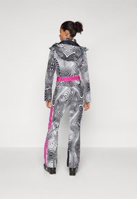 EA7 Emporio Armani SKI KITZBUHEL JUMPSUIT - Skafander - black/white