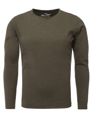 Oliwkowa koszula z długim rękawem o okrągłym dekolcie, wykonana z miękkiego materiału, o prostym wzornictwie i prostym dole.