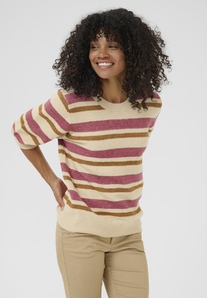 Gestreifter Pullover in Creme mit breiten maronenfarbenen und braunen Streifen, kurzen Ärmeln und rundem Ausschnitt. Weiche Textur mit geripptem Saum.