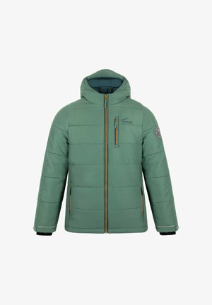 Grüne Steppjacke mit Kapuze, die horizontale Steppnähte aufweist, zwei seitliche Reißverschlusstaschen und ein Logo auf der linken Brust.