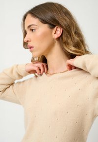 Authentic Cashmere DOTY V-NECK 4 THREADS - Strickpullover - sand