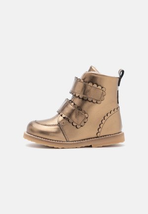Petit Nord Copenhagen, SCALLOP UNISEX - Bottes de neige - old gold-coloured