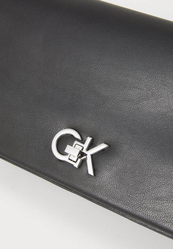 LOCK MINI CHAIN BAG - Cross body bag3