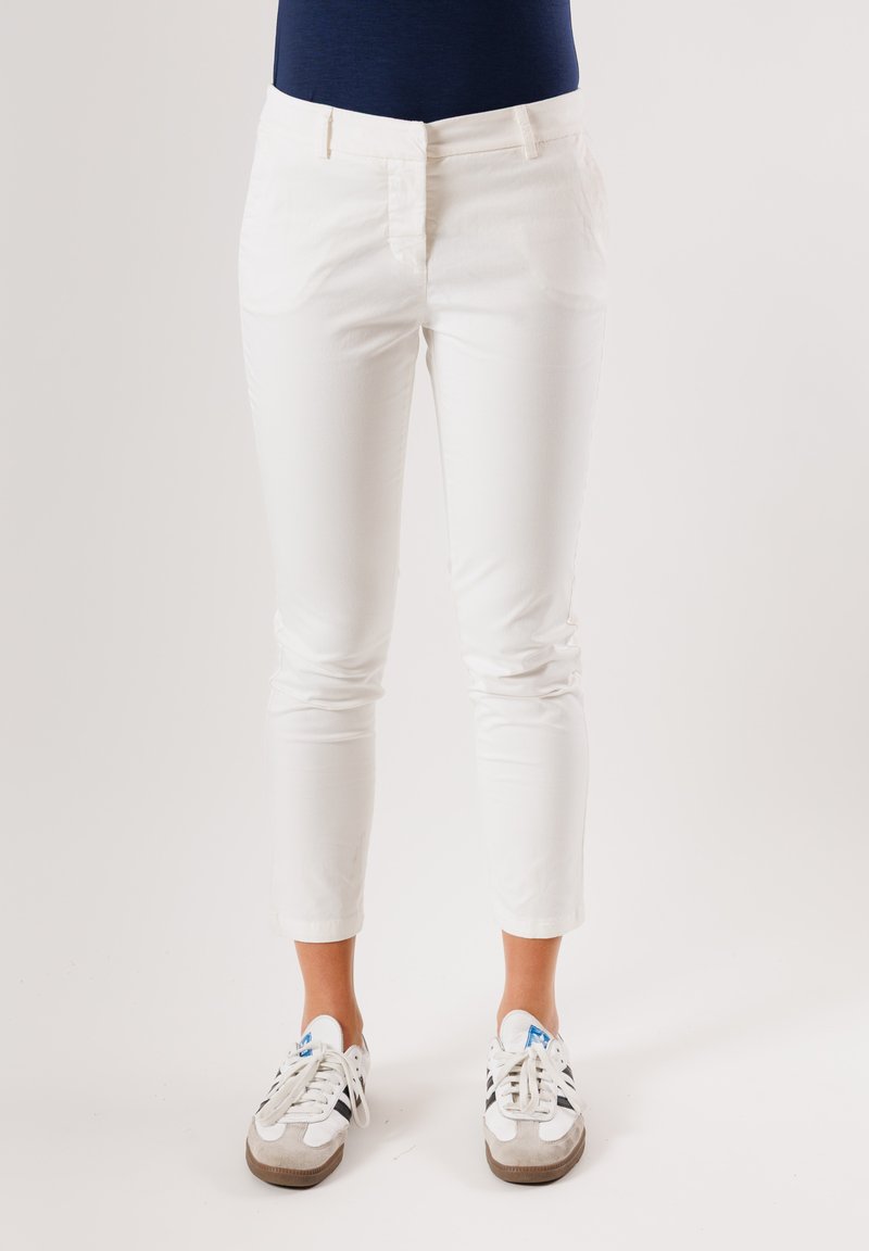 KONTATTO SLIM FIT - Chino - bianco