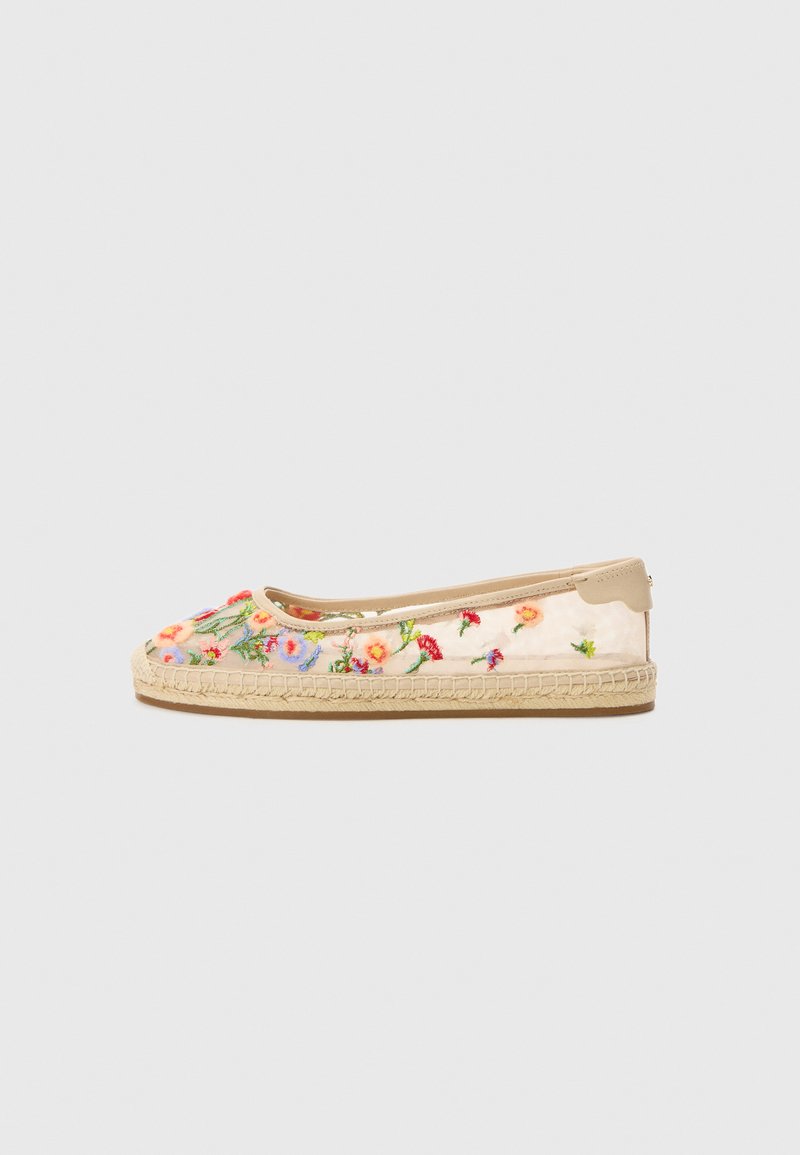 Bestickte Espadrilles mit einem Obermaterial aus beigem Canvas, floralen Mustern in verschiedenen Farben, einer geflochtenen Jutesohle und einem flachen Design.