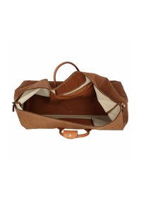 Borsa da viaggio in pelle marrone con una texture liscia, interno spazioso, rivestimento tan in contrasto e un manico superiore singolo per un facile trasporto.