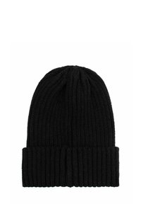 Czarna dzianinowa czapka beanie o prążkowanej fakturze, z podwiniętym brzegiem i zaokrąglonym szczytem, wykonana z miękkiego i elastycznego materiału.