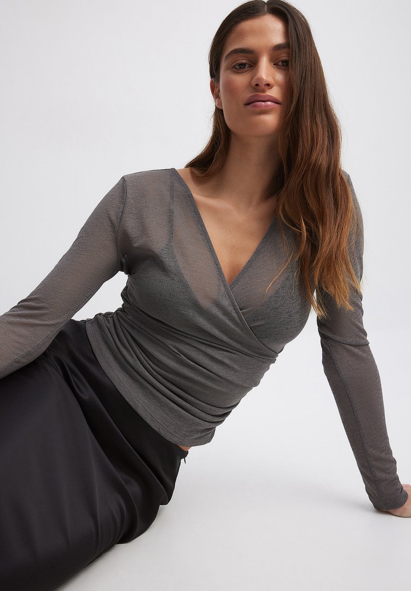 NA-KD Long sleeved top grey