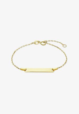 Feines Armband aus Goldkette mit einer glatten rechteckigen Namensplatte und einem Federringverschluss auf weißem Hintergrund.