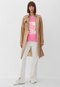 s.Oliver MIT STICKEREI - T-shirt imprimé - pink