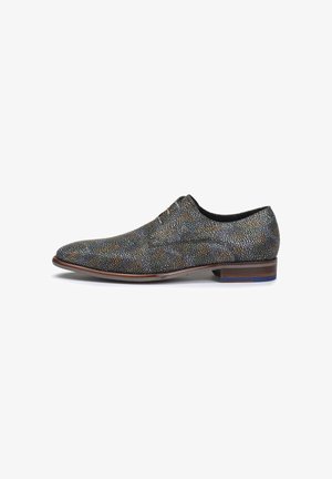 Chaussure à lacets présentant un motif texturé multicolore avec des nuances de bleu, d'orange et de gris. Talon en bois marron avec accent bleu.