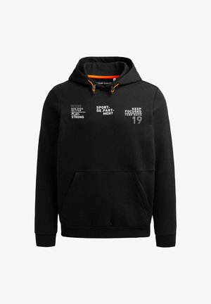 Schwarzer Hoodie aus weichem Material mit einer Vorderentasche, ausgestattet mit orangefarbenen Kordeln und bedruckten Textakzenten in Weiß und Grau auf der Vorderseite.