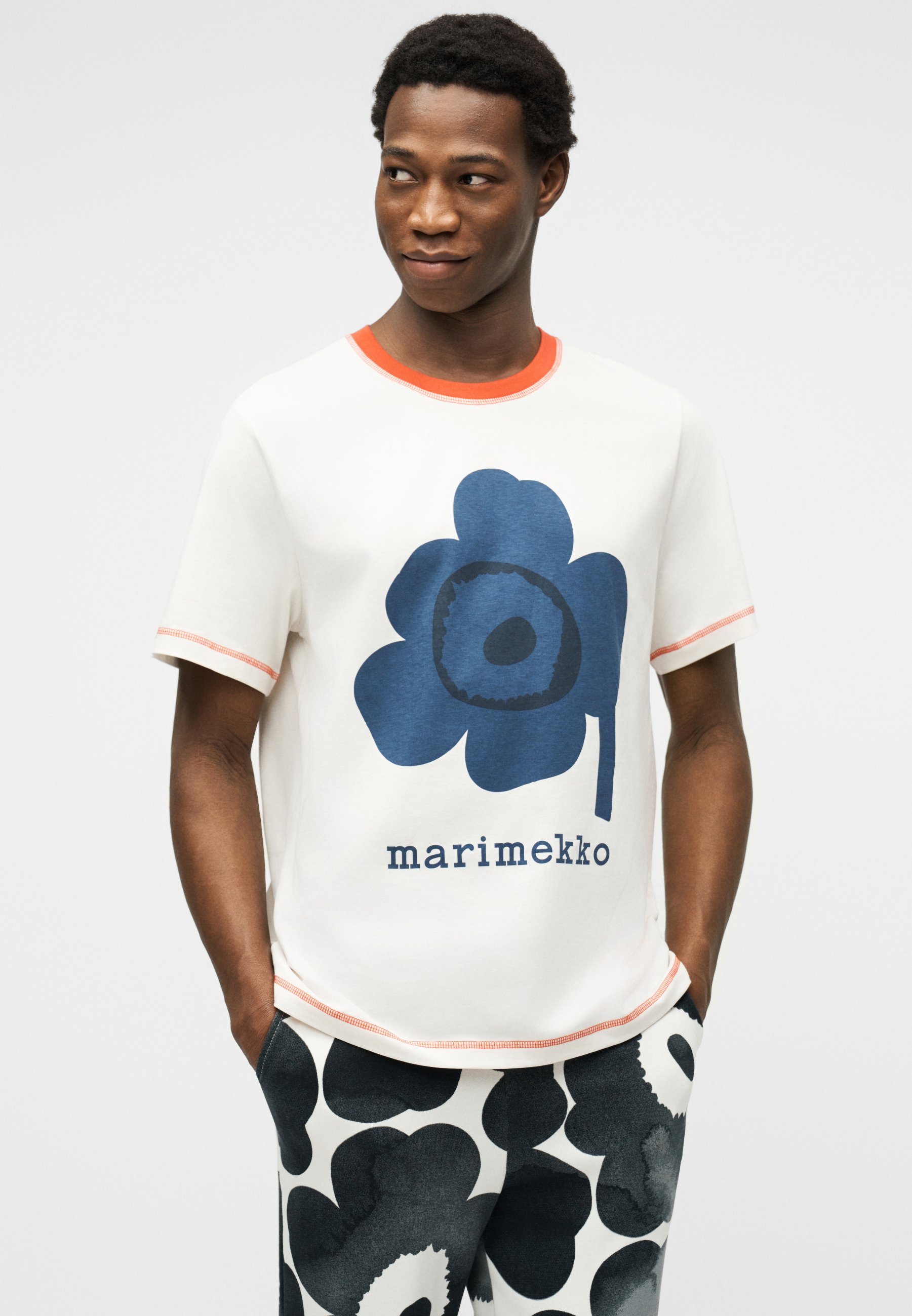 marimekko フラワープリント Tシャツ Marimekko TARTTUA UNIKKO PLACEMENT KIOSKI UNISEX - Print T-shirt