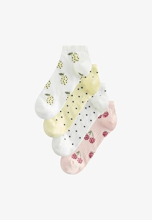 Vier Paar Knöchelsocken mit Fruchtmustern: weiß mit gelben Ananas, hellgelb mit schwarzen Punkten, weiß mit schwarzen Punkten und rosa mit roten Kirschen.