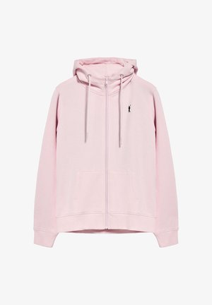 Roze ritscapuchon gemaakt van zachte stof, met een trekkoordcapuchon, voorzakken en een klein zwart logo op de borst.