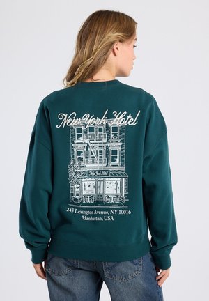 Sweater - green